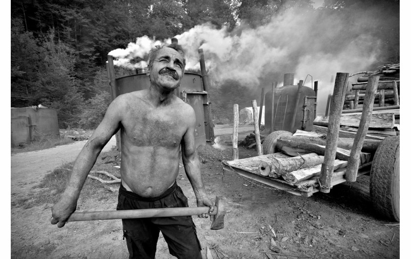 fot. Tomasz Okoniewski, z cyklu In the Kingdom of Smoke, 2. miejsce w amatorskiej kategorii Photojournalism / Story