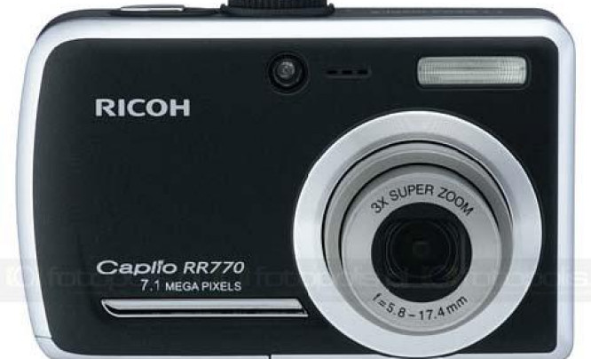  Ricoh Caplio RR770 - prosty kompakt