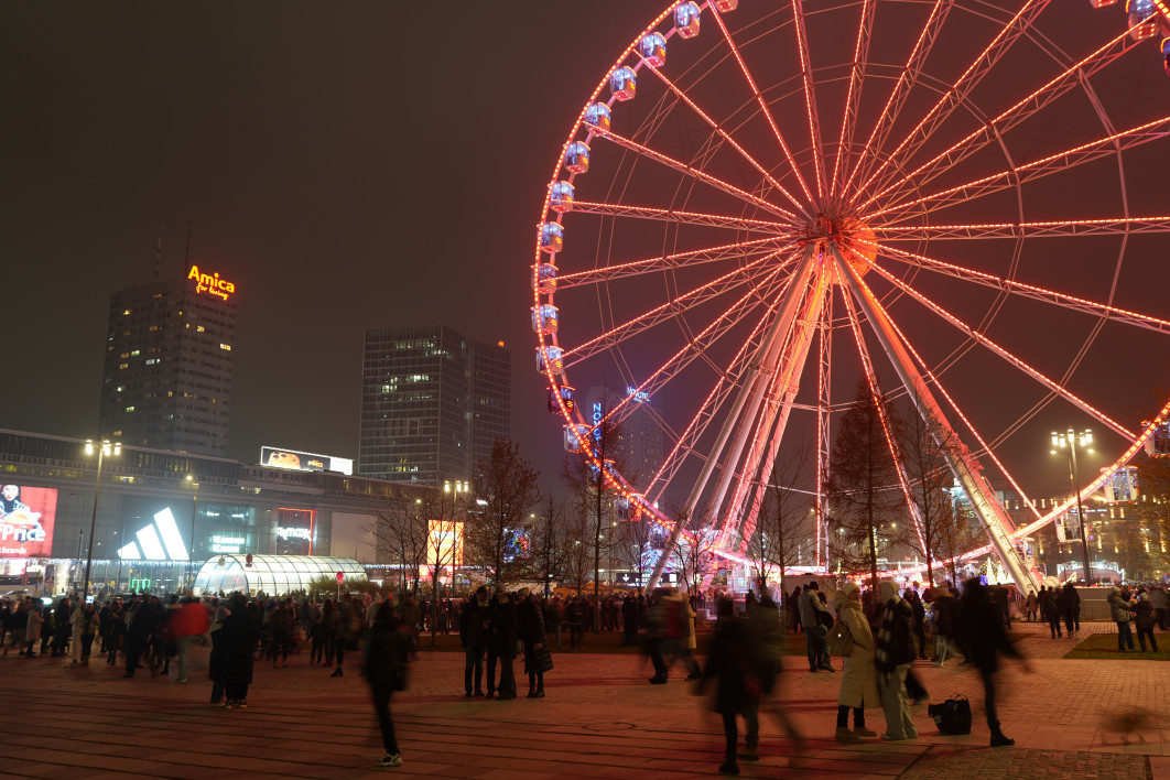 1/4 s, f/2.2, ISO 100, 28.0 mm