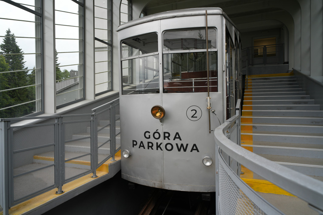 1/40 s, f/8, ISO 320, 24.0 mm