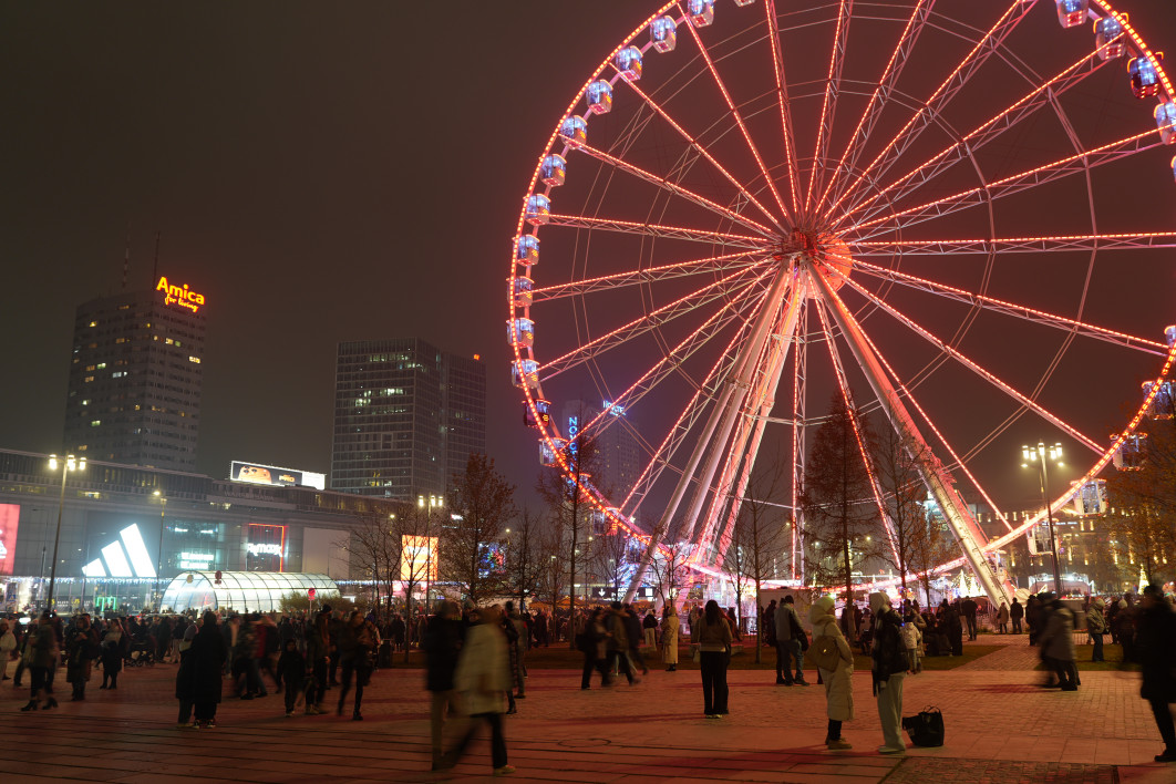 1/8 s, f/2.2, ISO 200, 28.0 mm