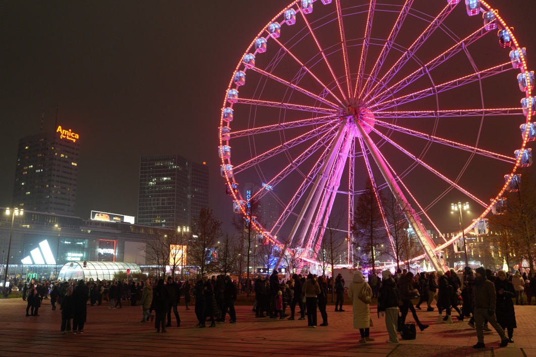 1/80 s, f/2.2, ISO 1600, 28.0 mm