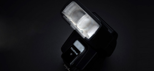 Fujifilm EF-60 i EF-W1 - nowa lampa błyskowa i radiowy system wyzwalania do aparatów systemów X i GFX