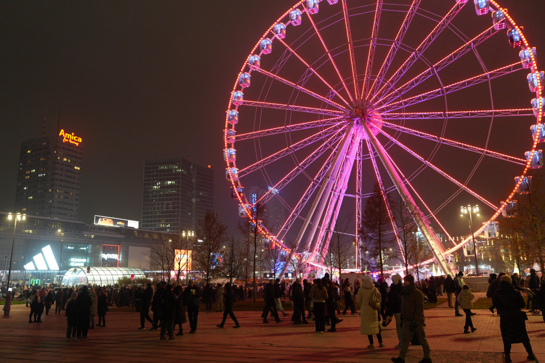 1/160 s, f/2.2, ISO 3200, 28.0 mm