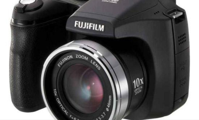  Fujifilm FinePix S5700 - przyjazny typ