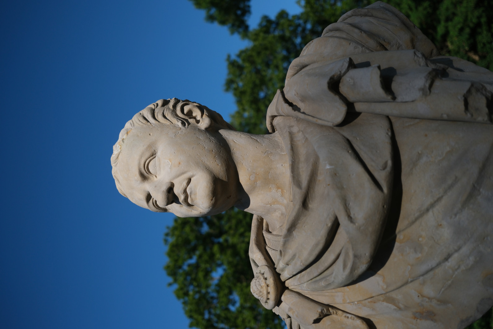 1/2400 s, f/2.8, ISO 125, 23 mm