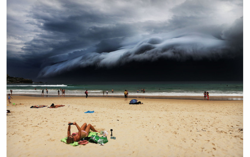 1. miejsce w kategorii Nature, fot. Rohan Kelly. Storm Front on Bondi Beach