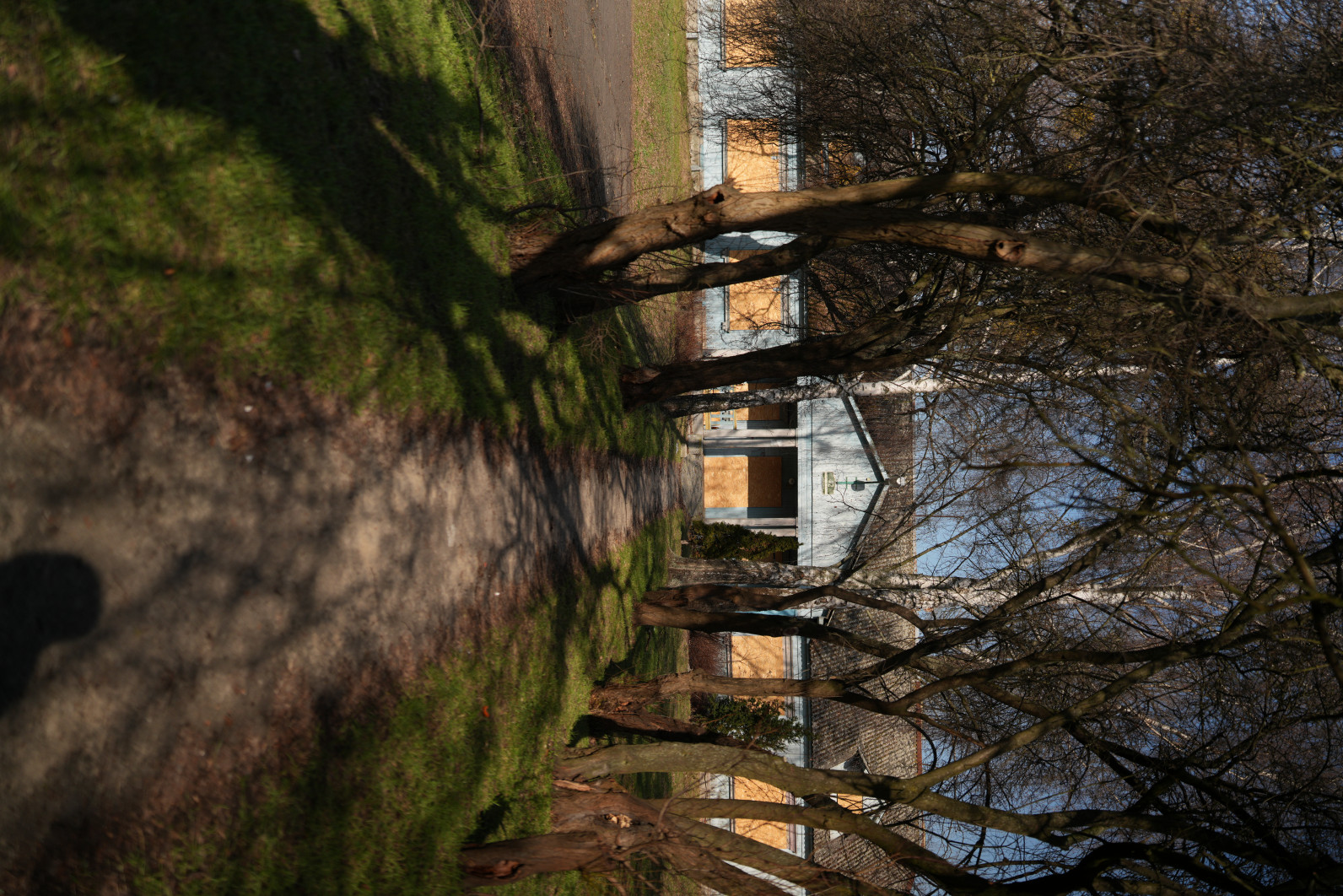 1/6400 s, f/1.6, ISO 100, 35.0 mm