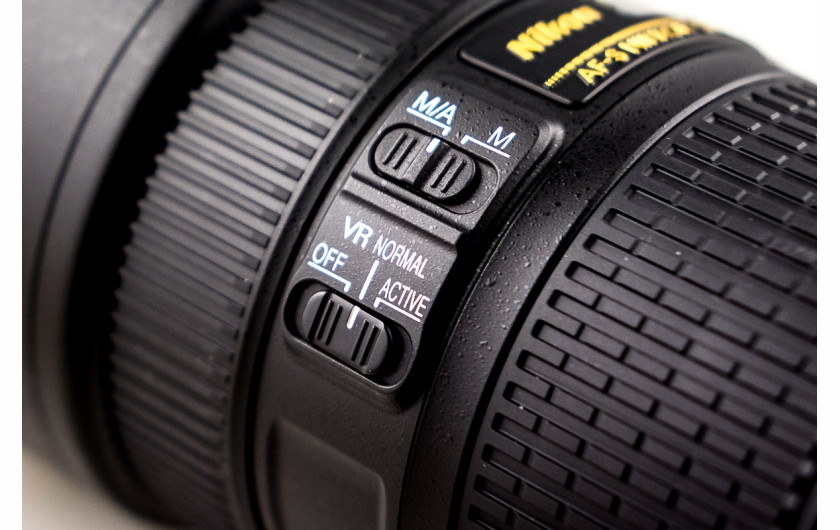 Nikon AF-S Nikkor 24-70 mm f/2.8 ED VR - przełączniki