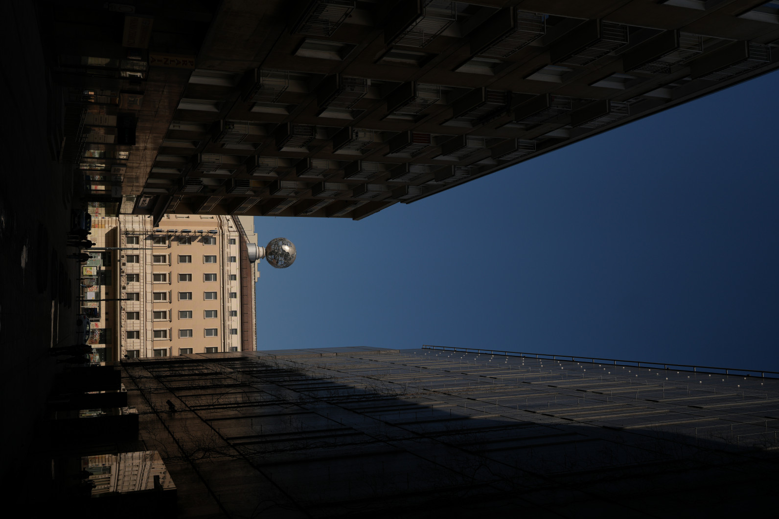 1/5000 s, f/2.8, ISO 100, 35.0 mm