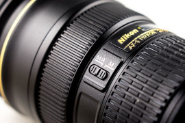 Nikon AF-S Nikkor 24-70 mm f/2.8 ED - przełącznik ustawiania ostrości