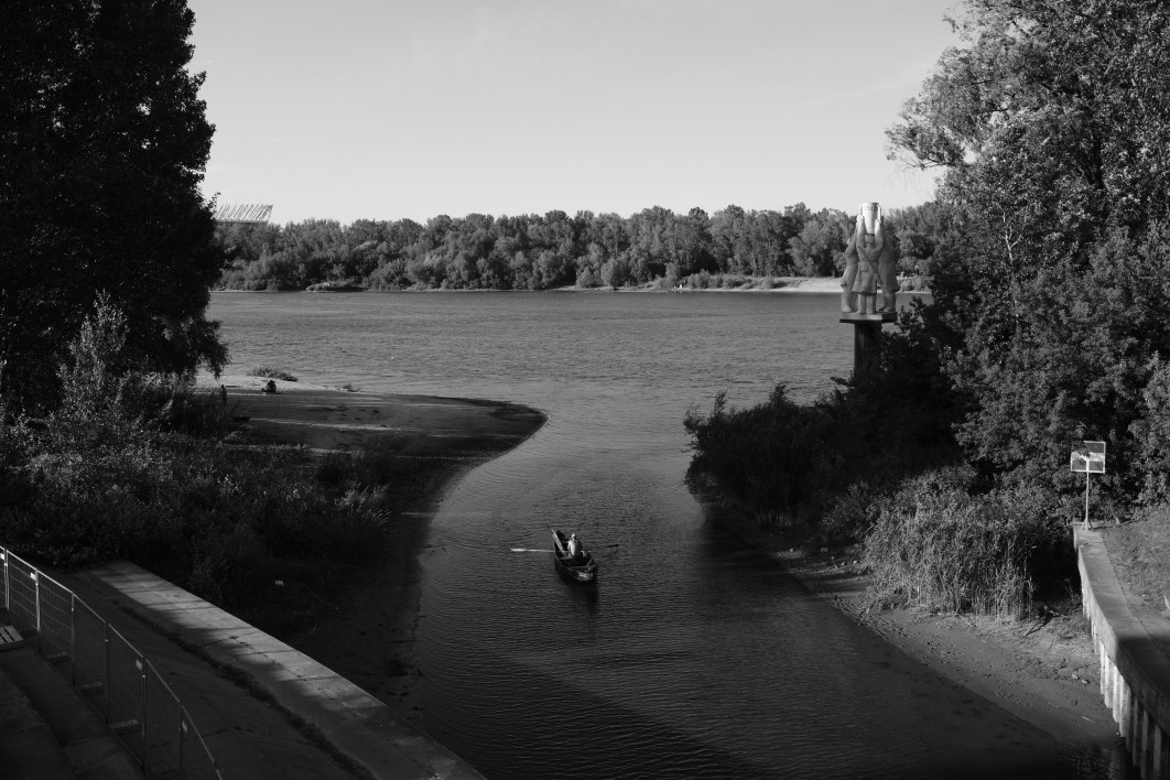 1/1000 s, f/5.6, ISO 500, 23 mm (tryb Acros)
