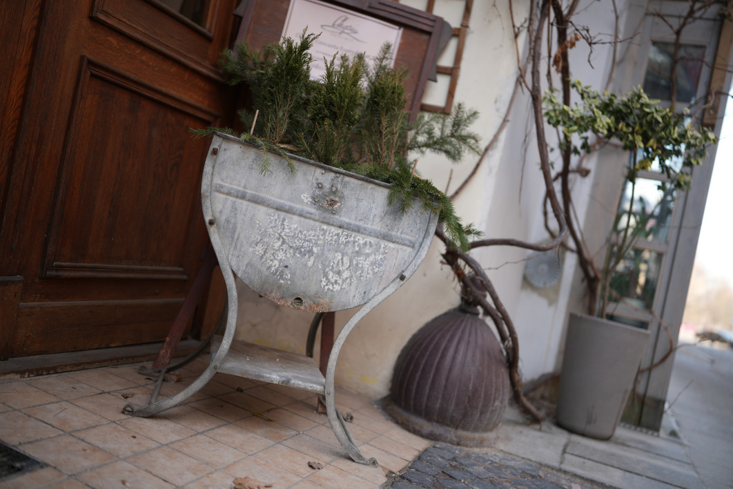 1/640 s, f/1.2, ISO 100, 35.0 mm