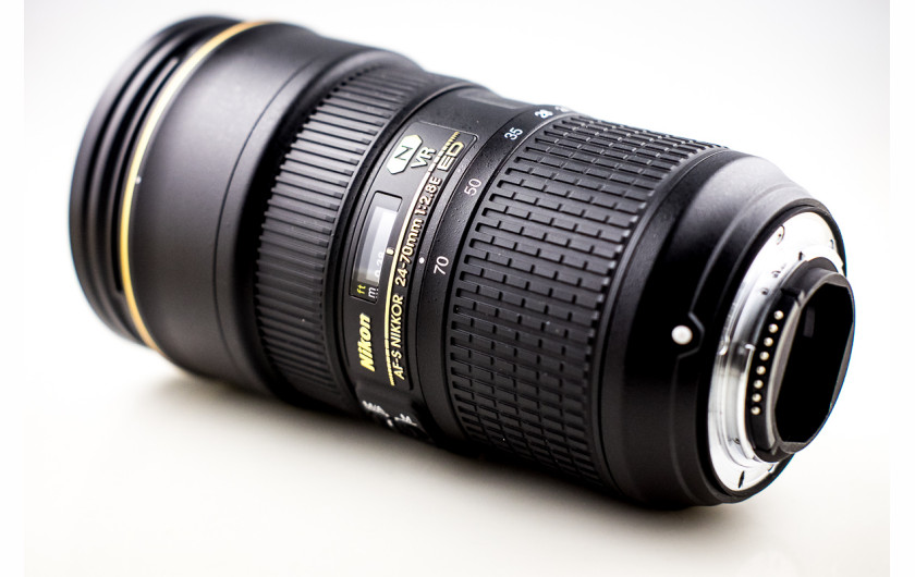 Nikon AF-S Nikkor 24-70 mm f/2.8 ED VR - nowe umiejscowienie oznaczeń długości ogniskowych