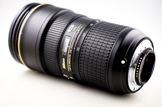 Nikon AF-S Nikkor 24-70 mm f/2.8 ED VR - nowe umiejscowienie oznaczeń długości ogniskowych