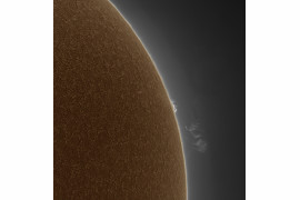 fot. Thea Hutchinson, "Detached Prominences", 2. miejsce w kat. Young Competition / Insight Investment Astronomy Photographer of the Year 2020