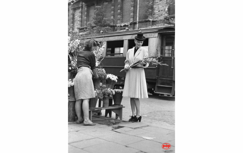 Warszawa, wrzesień 1946. Fot. PAP/Jerzy Baranowski