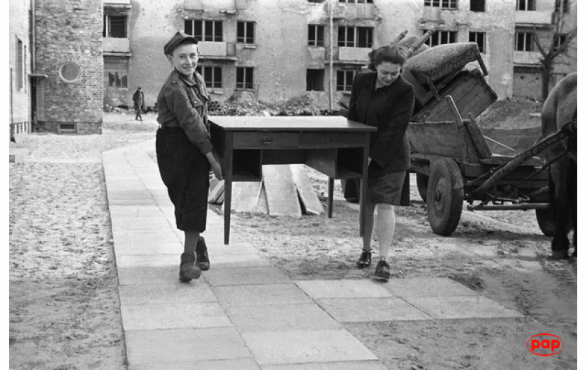 Warszawa, kwiecień 1947, fot. PAP/ Jerzy Baranowski