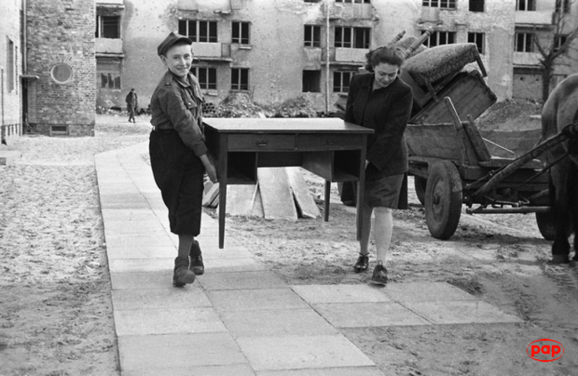 Warszawa, kwiecień 1947, fot. PAP/ Jerzy Baranowski