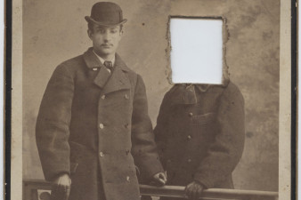 Osobliwość to zagadkowa cecha niektórych fotografii. Poznaj je na wystawie w Muzeum Fotografii w Krakowie