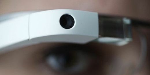 Nowe Google Glass będą robiły zdjęcia gdy wykonamy gest kadrowania?