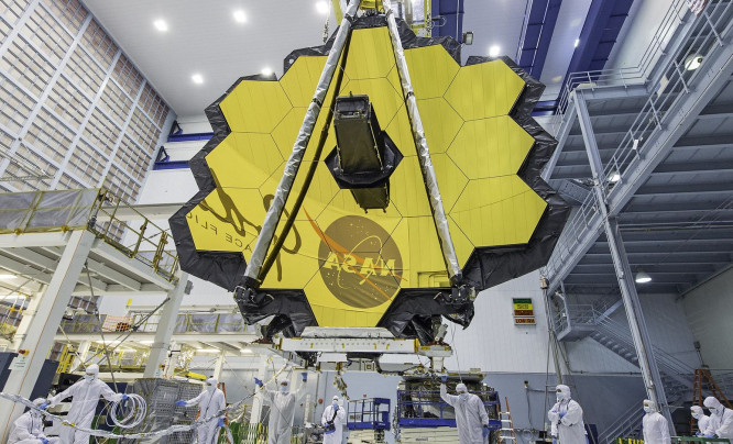  Kosmiczny Teleskop Jamesa Webba rozpoczyna swoją misję