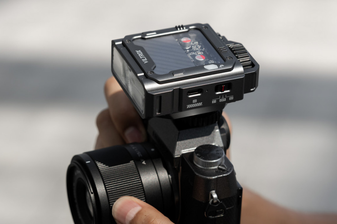 Niedrogi flash do bezlusterkowca? Viltrox Spark Z3 to kompaktowa lampa rodem z science-fiction