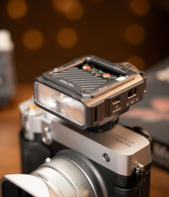 Niedrogi flash do bezlusterkowca? Viltrox Spark Z3 to kompaktowa lampa rodem z science-fiction