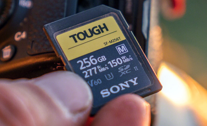 Niektóre karty pamięci Sony mogą uszkodzić nagrywany materiał. Sprawdź czy twoja karta jest wadliwa