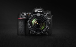 Nikon D7500 - czy to mniejszy brat D500?