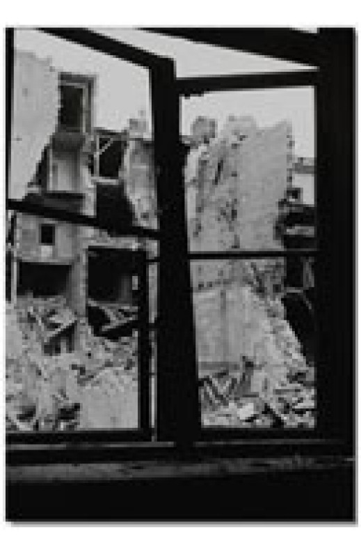63 dni Warszawy 1944 roku w obiektywie czterech fotografów