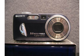 Sony CyberShot DSC-P12 (stoisko Europa Foto)