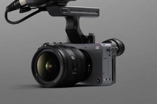 Sony FX2 - najtańsza pełnoklatkowa kamera z serii Cinema Line. To A7IV w wersji do wideo
