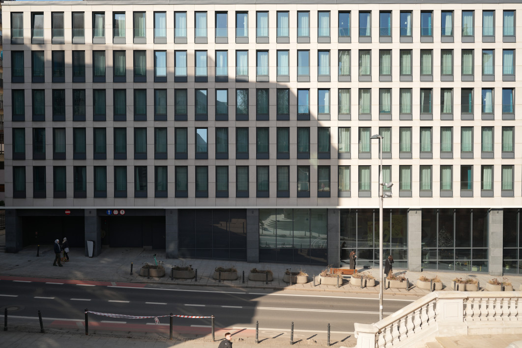 1/1000 s, f/2.8, ISO 100, 35.0 mm