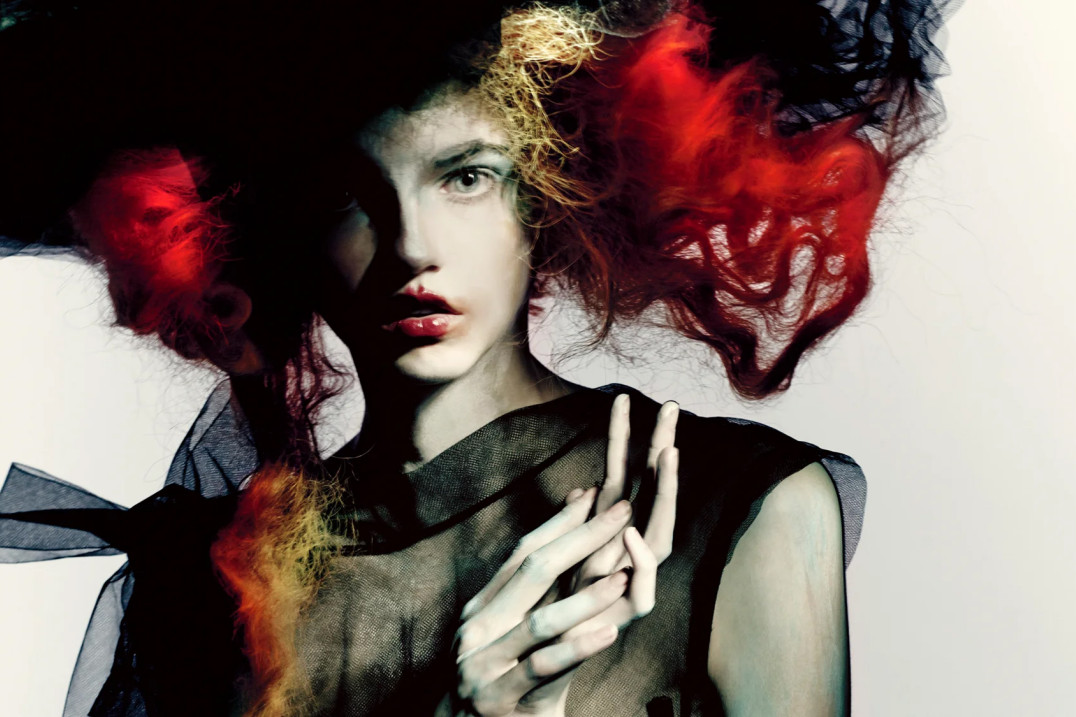 W ciemności światło. Nowa monografia Paolo Roversi [recenzja]