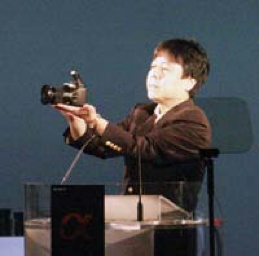 Pierwsza lustrzanka Sony - wywiad z Takashim Kondo