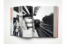 Magnum Streetwise: The Ultimate Collection of Street Photography" / Thames & Hudson Ltd, 2019