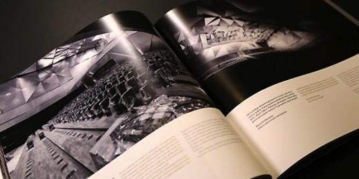 Historia architektonicznej perły Polski w albumie Radka Kurzaja