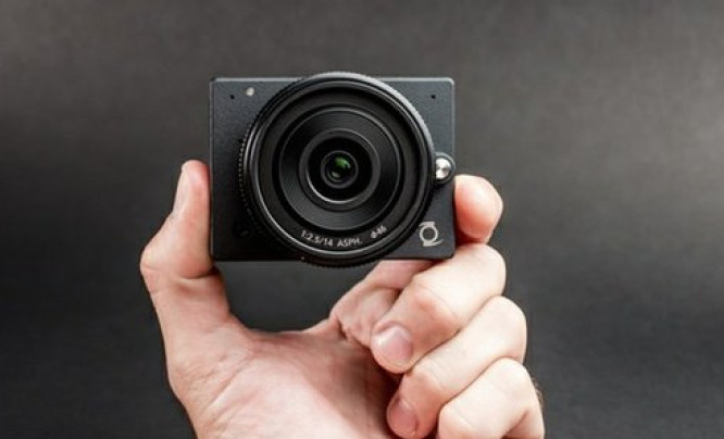 Z Camera E1 - kompaktowa kamera 4K z mocowaniem Mikro Cztery Trzecie