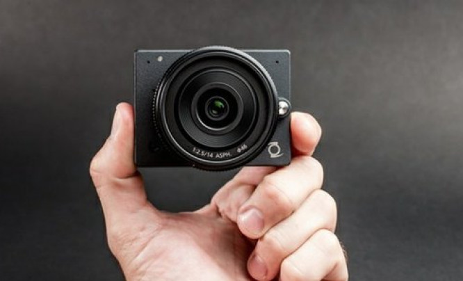  Z Camera E1 - kompaktowa kamera 4K z mocowaniem Mikro Cztery Trzecie