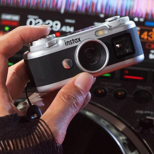 Instax Pal 2 - uroczy digicam na małe potrzeby