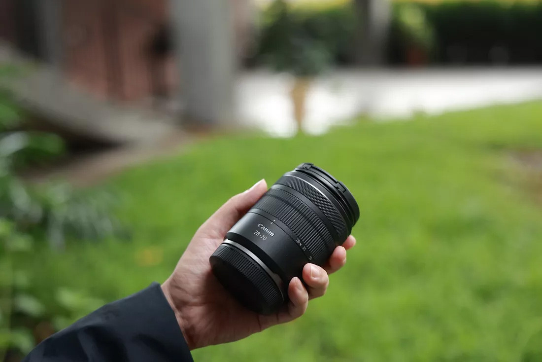 【良品】Canon RF 28-70mm f2.8 IS STM 6535C005AA_RF-28-70mm-F2.8-IS-