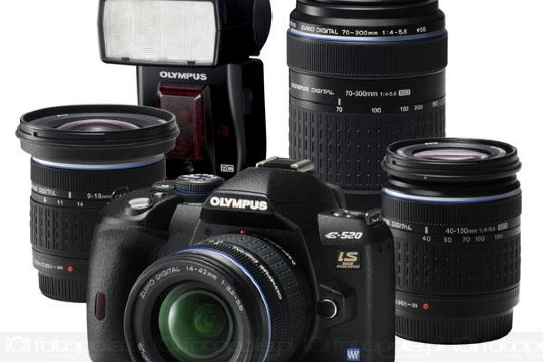 Olympus E-520 w zestawie Evolution - wyprawka dla fotografa