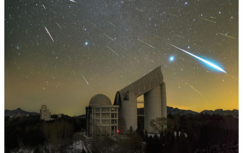 fot Yu Jun, Geminids over the LAMOST Telescope