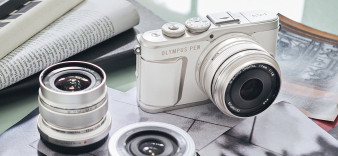 Olympus PEN E-PL10 - niewielki korpus Mikro Cztery Trzecie dla początkujących fotografów i vlogerów