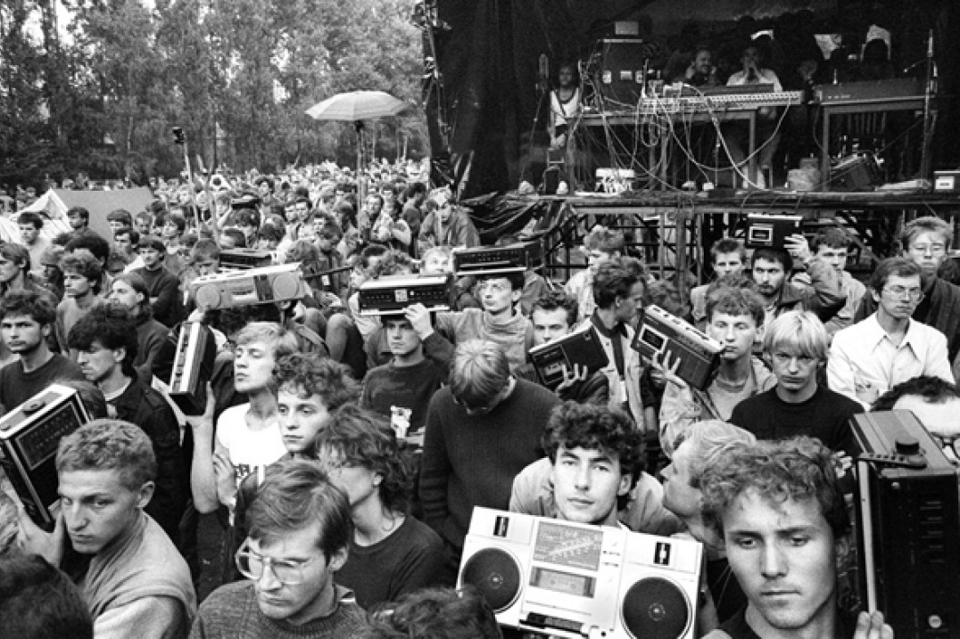 "Schyłek Peerelu. Lata 80. w zdjęciach z agencji FORUM" - wystawa w Warszawie