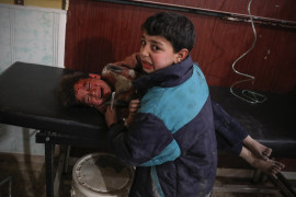 fot. Mohammed Badra, European Pressphoto Agency, "Syria, No Exit", 2. miejsce w kategorii Spot News.

Mieszkańcy wschodniej Ghouty, podmiejskiej dzielnicy Damaszku i jednego z ostatnich bastionów syryjskich rebeliantów od 5 lat są pod oblężeniem sił rządowych. Podczas ostatniej ofensywy Ghouta stała się celem bombardowań i przynajmniej jednego ataku z użyciem gazu. Szacuje się, że między 18 lutego, a 3 marca 2018 roku zginęło 1005 osób, a 4829 zostało rannych. Zniszczono też 13 szpitali i klinik
