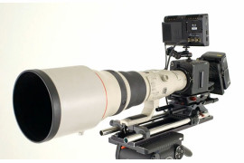 Canon ME20F-SH z podłączonym obiektywem