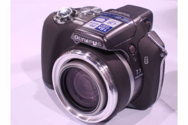 Olympus SP-550 UZ - 18x zoom od 28mm