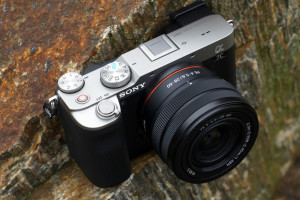 Sony zawiesza produkcję aparatów A7C i A6600 i wycofuje modele A7 II oraz A6100. Czego spodziewać się po kolejnych premierach?